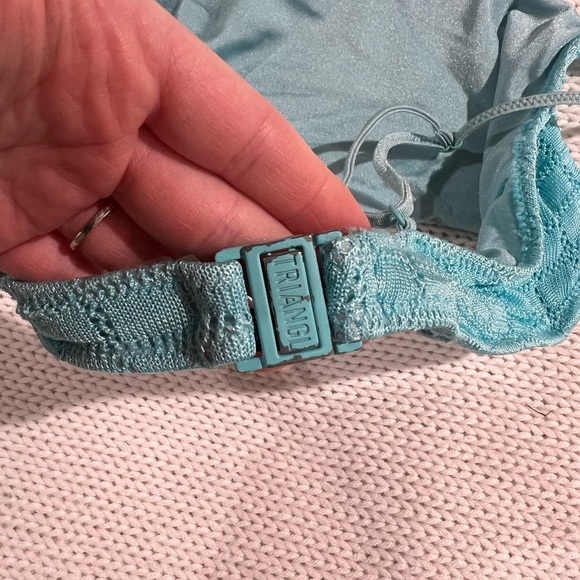 Triangl Bikini Set - Picture 9 of 11